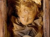 dailymail.co.uk nuotr./Mumifikuota dvejų metukų Rosalina, mirusi 1920 m.