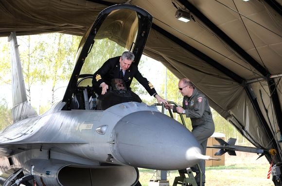 Alfredo Pliadžio nuotr./Lietuvoje vieai NATO karinio komiteto pirmininkas admirolas Džiampaolu Di Paola