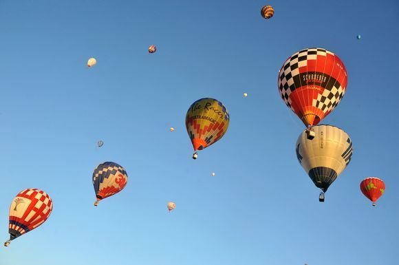 AFP/Scanpix nuotr./Prancūzijoje oro balionų varžybos