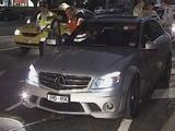 „Reuters“/„Scanpix“ nuotr./Su „Mercedes-Benz“ C63  AMG įkliuvęs L.Hamiltonas