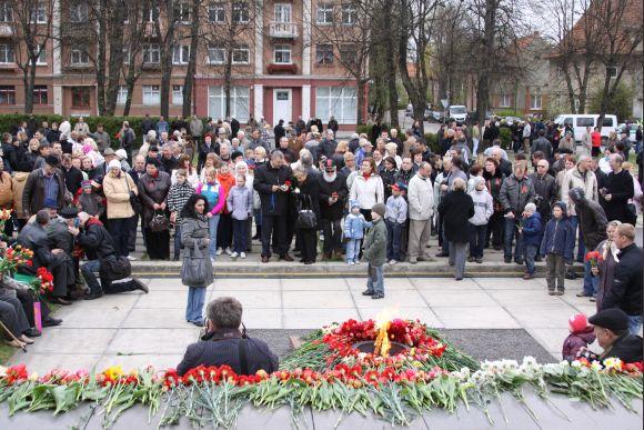 J.Andriejauskaitės nuotr./Gegužės 9 minėjimas Klaipėdoje kasmet vyksta prie žuvusiųjų memorialo.