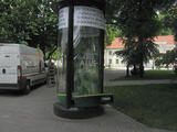 JCDecaux nuotr./Išplėšta reklaminė kolona Vilniuje 