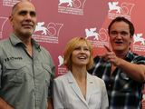 AFP/„Scanpix“ nuotr./Komisijos nariai iš kairės: meksikiečių rašytojas Guillermo Arriaga, aktorė Ingeborga Dapkūnaitė ir žiuri pirmininkas Quentinas Tarantino