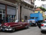 A.Narkevič nuotr./Kuboje maišosi ir seni antikvariniai amerikiečių atumobiliai, ir rusiški, ir nauji europietiški 