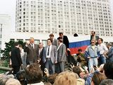 AFP/Scanpix nuotr./Prie Rusijos Baltūjų rūmų ant tanko užsilipęs Borisas Jelcinas sako kalbą (1991 m. rugpjūčio 19 d.).