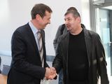 Juliaus Kalinsko/15 minučių nuotr./A.Zuokas ir Mercedes automobilio savininkas Vladimiras Rozenkovičius
