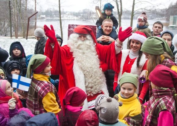 BFL/Tomo Lukaio nuotr./Ia Suomijos atskridęs Kalėdų Senelis Joulupukis svečiavosi Trakų rajone
