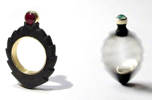 (AV17) galerijos nuotr./Juvelyrės Annikos Kedelauk kūrinys "Spinning Top Ring"