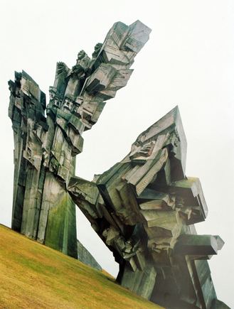 Asmeninio Frederico Chaubino archyvo nuotr./Sovietinio brutalumo grožis,  taip pristatomas F.Chaubino albumas, į kurį sugulė   sovietinės moderniosios architektūros pastatų nuotraukos