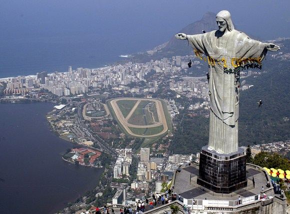 AFP/Scanpix nuotr./Kristaus statula Brazilijoje
