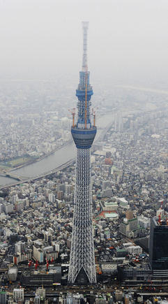 „Reuters“/„Scanpix“ nuotr./Sky Tree bokštas Tokijuje