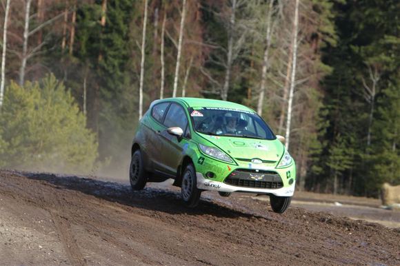 Organizatorių nuotr./OKarte Autosporta Akademija organizuotų Ford Fiesta R2 bandymų Latvijoje akimirka