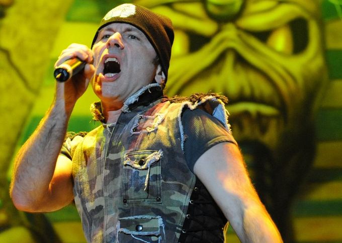 AFP/Scanpix nuotr./Iron Maiden vokalistas Bruce'as Dickinsonas