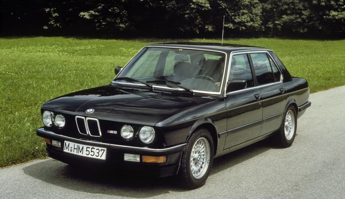 Gamintojo nuotr./1984: supersedano BMW M5 gimimas