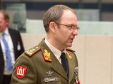 NATO nuotr./Buvęs vienas Lietuvos kariuomenės vadovų Vitalijus Vaikšnoras iki 1992 m. nešiojo Kostrubino pavardę.
