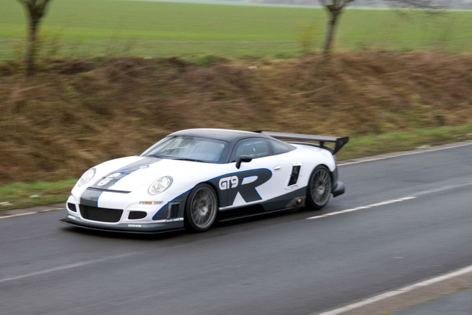 Gamintojo nuotr./4. 9ff GT9-R: 414 km/h