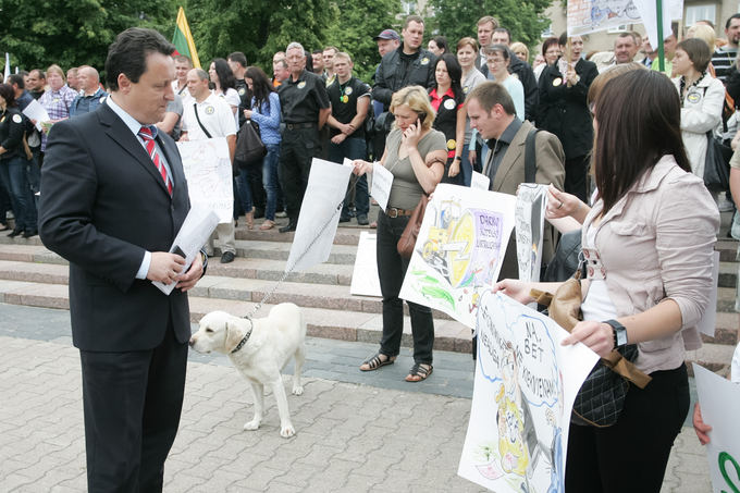 Tomo Urbelionio/BFL nuotr./Vidaus reikalų ministras Artūras Melianas pareigūnų mitinge