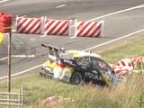 Kadras iš vaizdo siužeto/„Respublika Racing“ komandos BMW už trasos ribų