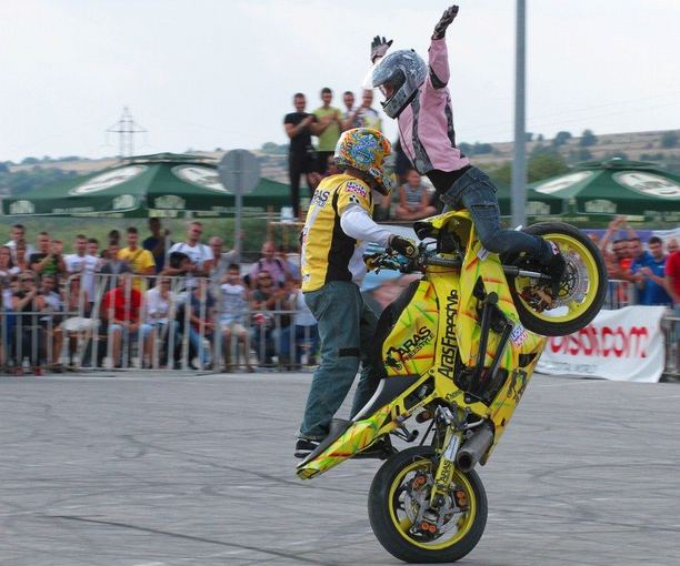 Arūnas Gibieža motoakrobatų varžybose Bulgarijoje