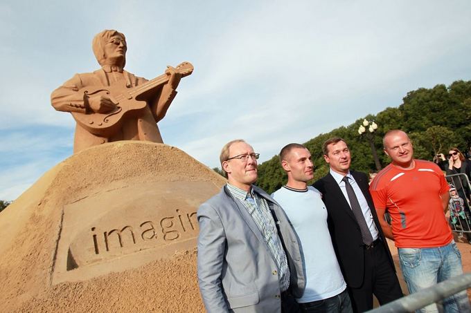 Irmanto Gelūno/15min.lt nuotr./Sostinės dienos Vilniaus centre užkūrė aventiaką aurmulį.