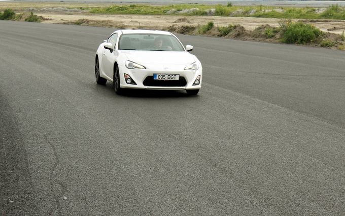 Toyota GT86 testai Parnu lenktynių trasoje