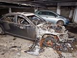 Irmanto Gelūno/15min.lt nuotr./Sudegintas automobilis „Mercedes Benz S500“