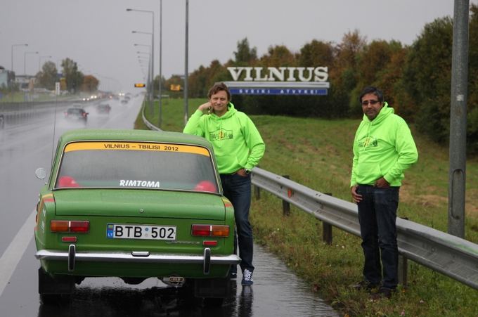 Keliautojų nuotr./Vitoldas Milius su VAZ 2101 pakeliui į Gruziją
