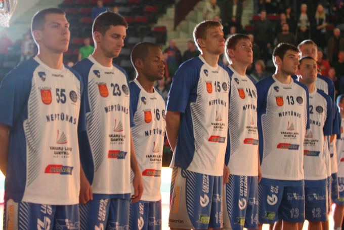 Aurelijos Kripaitės/15min.lt nuotr./Rugtynių uostamiesčio `vyturio arenoje tarp Klaipėdos Neptūno ir Maskvos CSKA akimirkos