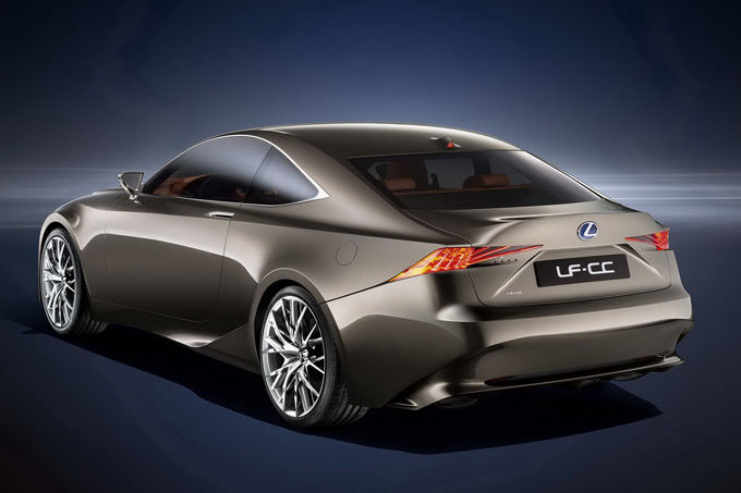 Gamintojo nuotr./Lexus LF-CC