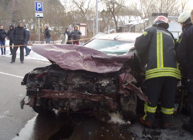 „Anykštos“ nuotr./Sudaužytas „Renault Laguna“ automobilis