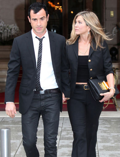 Scanpix nuotr. / Jennifer Aniston kartu su Justin Theroux Paryžiuje. 