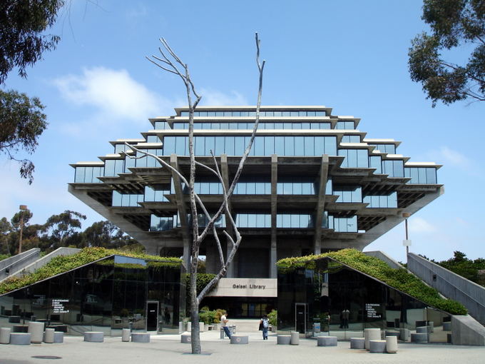 Wikimedia.org nuotr./Kalifornijos universiteto Geiselio biblioteka