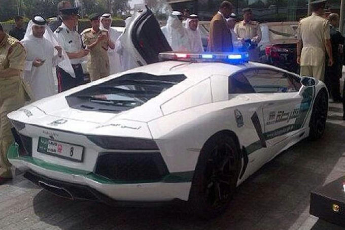 Facebook.com nuotr./Dubajaus policijos Lamborghini Aventador