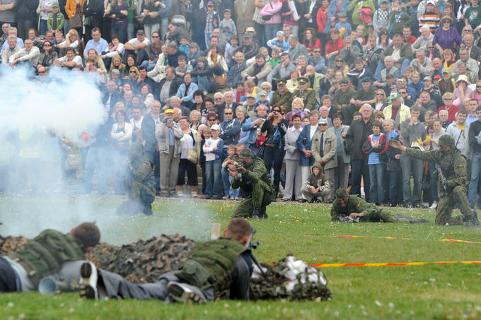 Alfredo Pliadžio nuotr./Akimirka ia ankstesnių kariuomenės avenčių