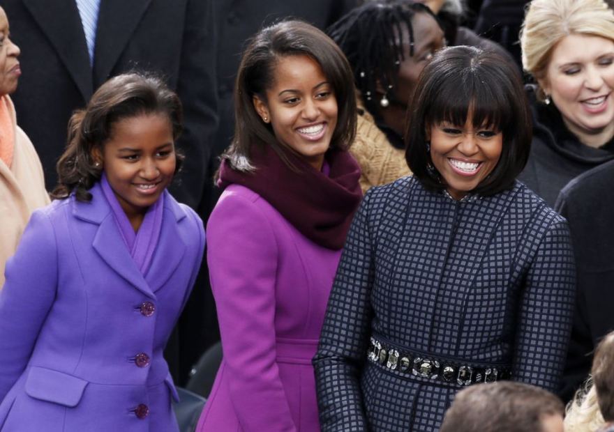 Sasha, Malia ir Michelle Obamos