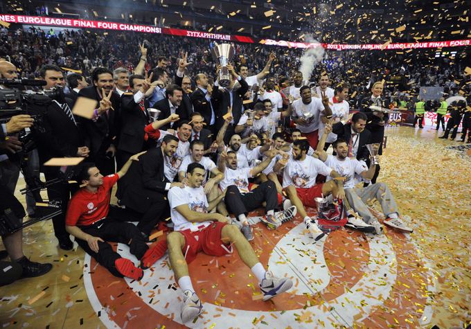 Triumfuojantys Olympiacos krepaininkai