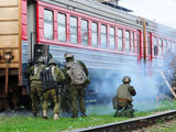 Traukinio vagone laikomus „įkaitus“ mūsų šalies „specukai“ vadavo kartu su kolegomis iš Lenkijos.