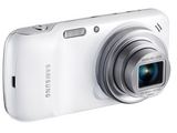„Samsung“ nuotr./Išmaniojo telefono ir fotoaparato hibridas „Galaxy S4 Zoom“