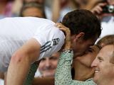 Kim Sears sveikina Vimbldono nugalėtoju tapusį mylimąjį Andy Murray