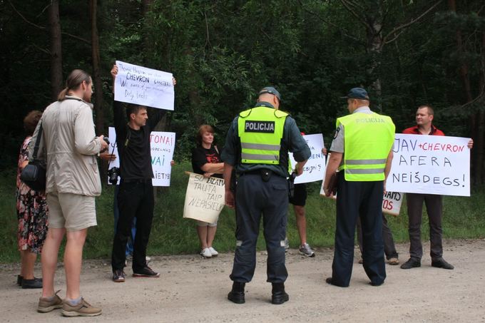 Aurelijos Kripaitės/15min.lt nuotr./Visuomenininkai sulaukė policijos pareigūnų dėmesio