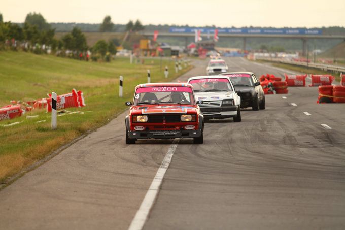 1000 km lenktynių organizatorių nuotr./Istorinių automobilių lenktynės