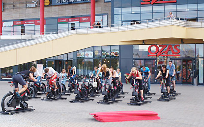 PPC Ozas nuotr./Fitness bike treniruotė po atviru dangumi