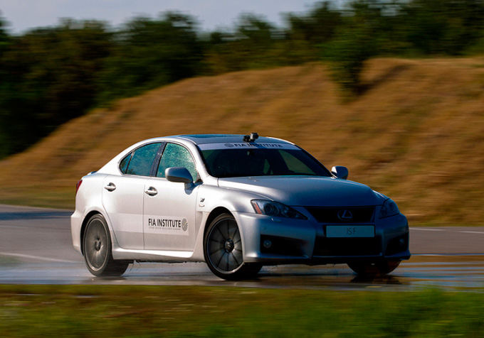 Tartautinės automobilių federacijos nuotr./Lexus IS-F