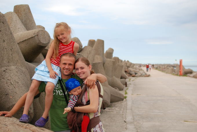 Aistė ir Darius Ruzgai su vaikais