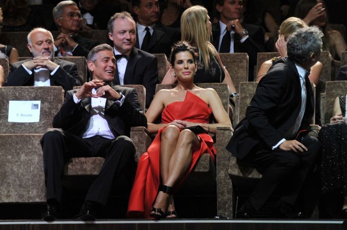 George'as Clooney ir Sandra Bullock 