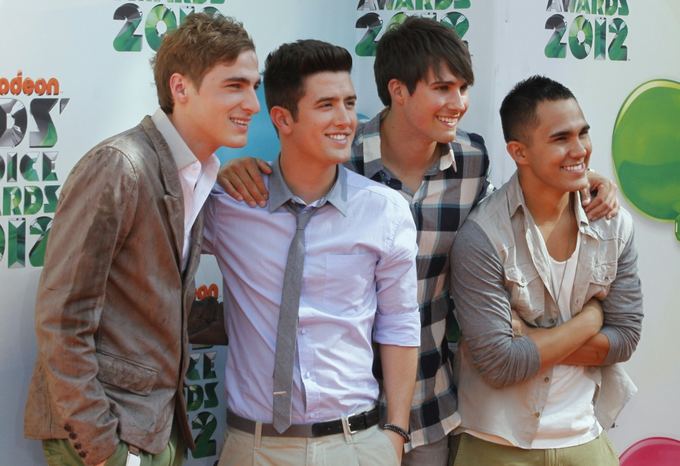 Vaikinų grupė Big Time Rush (ia kairės): Kendallas Schmidtas, Loganas Hendersonas, Jamesas Maslow ir Carlosas Pena