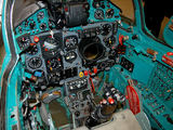 „Draken International“ nuotr./Naikintuvo „Mig-21“ viduje