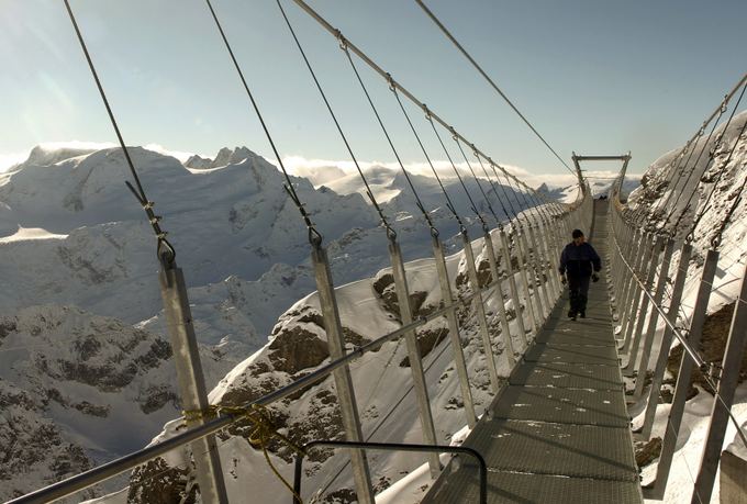 Titlis Cliff Walk  aukačiausiai Europoje kabantis pėsčiųjų tiltas