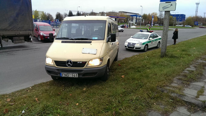 15min.lt nuotr./Įvykio vietoje Vilniuje J.Dobkevičiaus g.