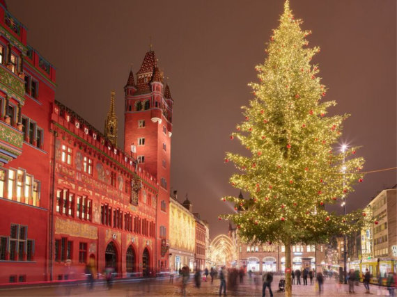 photo from basel.com/Christmas tree in Basel